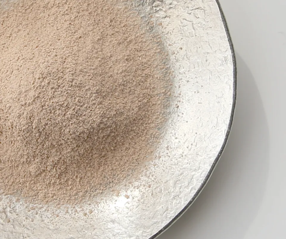 特殊光沢パウダー メリハリのある小顔 