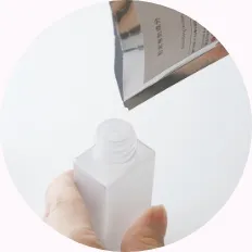 容器に有効成分を入れ混ぜます。